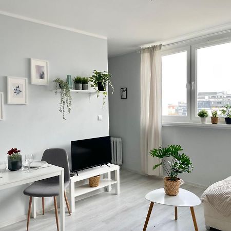 Zielinskiego Apartment ~ Self Check-In 24 ~ Parking & Lift Wroclaw Bagian luar foto