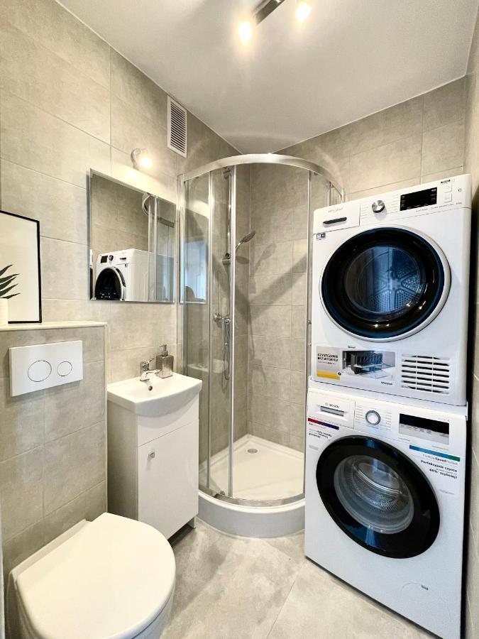 Zielinskiego Apartment ~ Self Check-In 24 ~ Parking & Lift Wroclaw Bagian luar foto