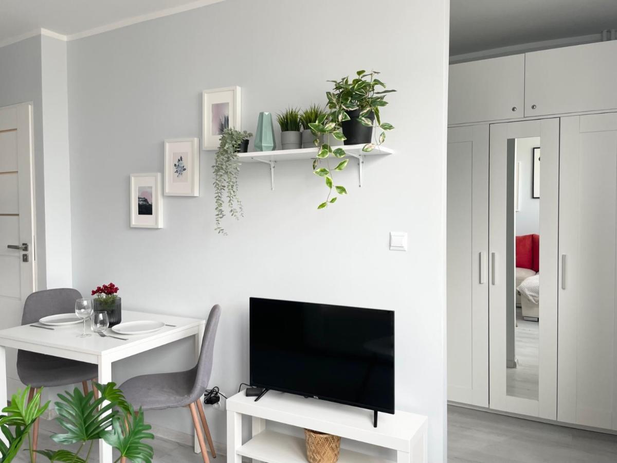 Zielinskiego Apartment ~ Self Check-In 24 ~ Parking & Lift Wroclaw Bagian luar foto
